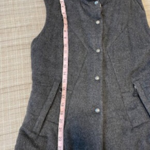 Agnona Lanerie Cashmere Vest - Picture 11 of 14